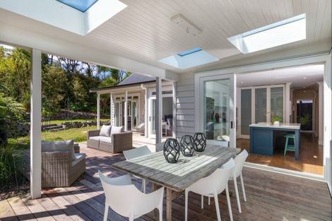 Photo of property in 2 Chenery Road, Red Beach, 0932