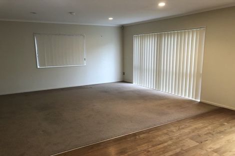 Photo of property in 28 Maypark Crescent, Flat Bush, Auckland, 2016