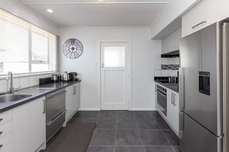 Photo of property in 28 King Street, Taradale, Napier, 4112