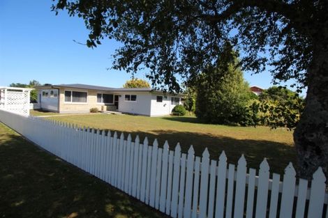 Photo of property in 63 Pohutukawa Drive, Tokoroa, 3420