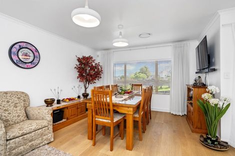 Photo of property in 1 Guildford Place, Bethlehem, Tauranga, 3110