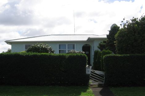 Photo of property in 16 Glen Norman Avenue, Henderson, Auckland, 0610