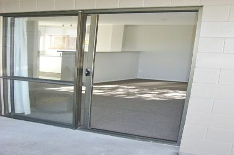 Photo of property in 1/9-11 Masterton Road, Rothesay Bay, Auckland, 0630