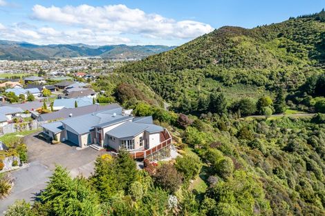 Photo of property in 23 Garrett Place, Riverstone Terraces, Upper Hutt, 5018
