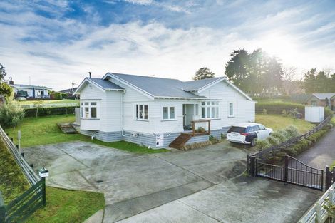 Photo of property in 11 Trosk Place, Waiuku, 2123