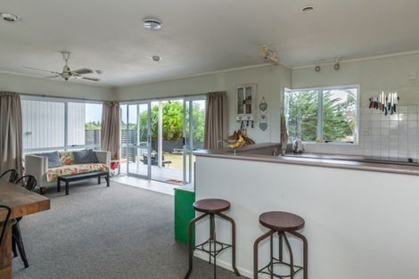 Photo of property in 30 Forest Road, Waitarere Beach, Levin, 5510