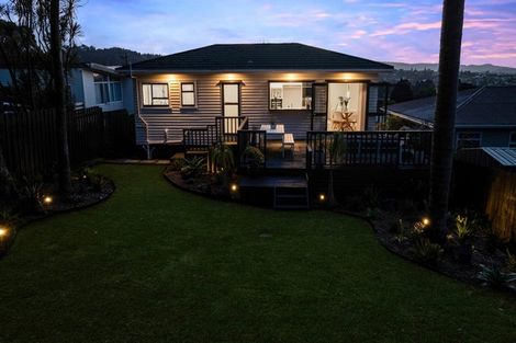 Photo of property in 19 Highland Avenue, Titirangi, Auckland, 0604