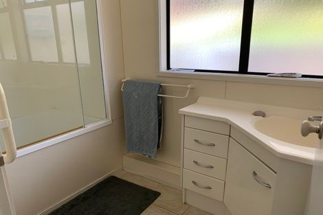 Photo of property in 60 Lynden Avenue, Hillcrest, Auckland, 0627