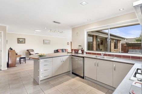 Photo of property in 10 Wiltshire Drive, Huntington, Hamilton, 3210