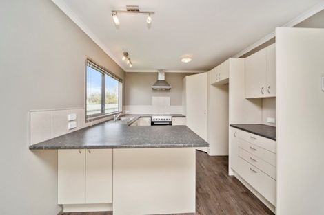 Photo of property in 3 Titoki Place, Inglewood, 4330