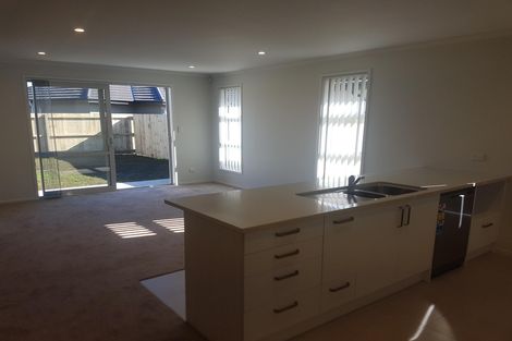 Photo of property in 8 Ketu Way, Takanini, 2112