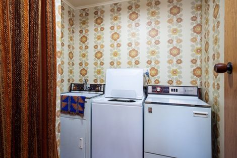 Photo of property in 7 Banks Street, Marfell, New Plymouth, 4310