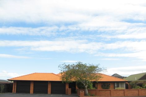 Photo of property in 62 Prestons Road, Redwood, Christchurch, 8051