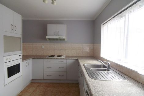 Photo of property in 72 Glenveagh Park Drive, Weymouth, Auckland, 2103