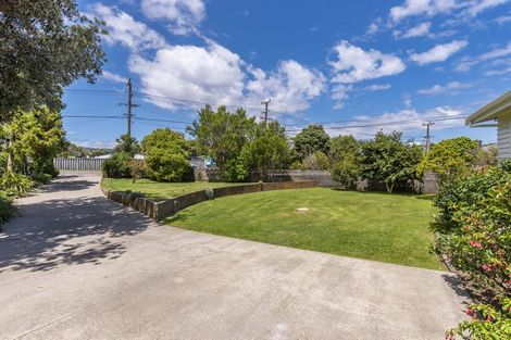 Photo of property in 33 Francis Road, Paraparaumu Beach, Paraparaumu, 5032