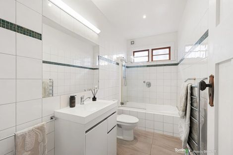 Photo of property in 27 Waru Street, Khandallah, Wellington, 6035