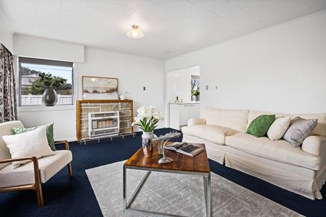 Photo of property in 20 Stuart Place, Blagdon, New Plymouth, 4310