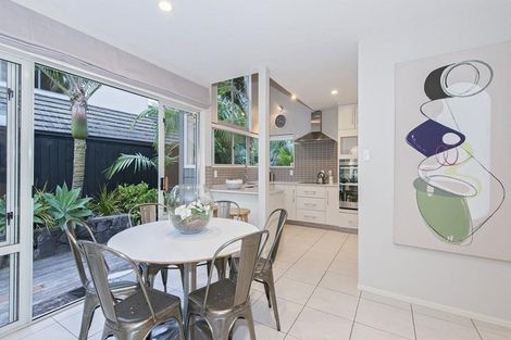 Photo of property in 2/26 Comins Crescent, Mission Bay, Auckland, 1071