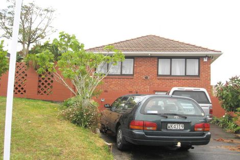 Photo of property in 2/567 Glenfield Road, Glenfield, Auckland, 0629