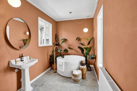 Photo of property in 19 Baring Terrace, Strandon, New Plymouth, 4312