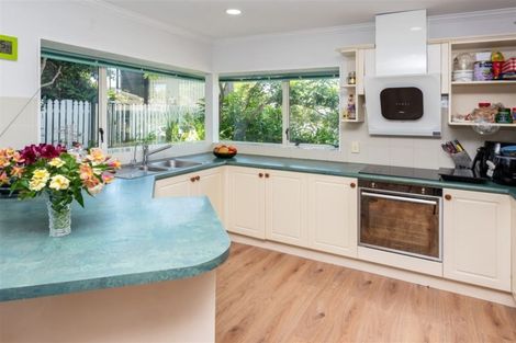 Photo of property in 2/130 Sandspit Road, Shelly Park, Auckland, 2014