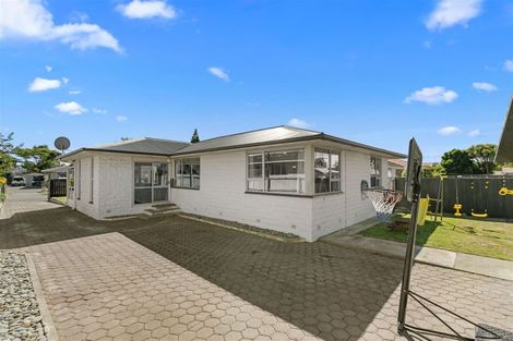 Photo of property in 13 Davidson Crescent, Hornby, Christchurch, 8042