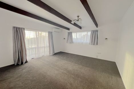 Photo of property in 1/55 Aberdeen Road, Castor Bay, Auckland, 0620