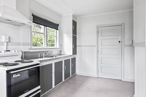 Photo of property in 12 Egmont Street, Patea, 4520