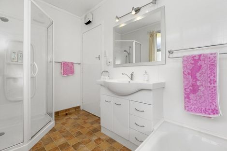 Photo of property in 13 Oxford Street, Holmes Hill, Oamaru, 9401