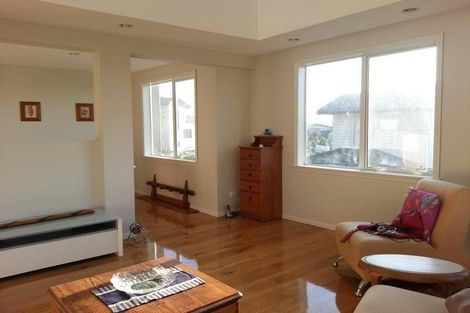 Photo of property in 19 Leburn Crescent, Flat Bush, Auckland, 2016