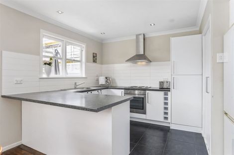 Photo of property in 22 Rewarewa Road, Te Atatu Peninsula, Auckland, 0610