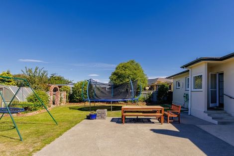 Photo of property in 35 Rhodes Street, Waimate, 7924