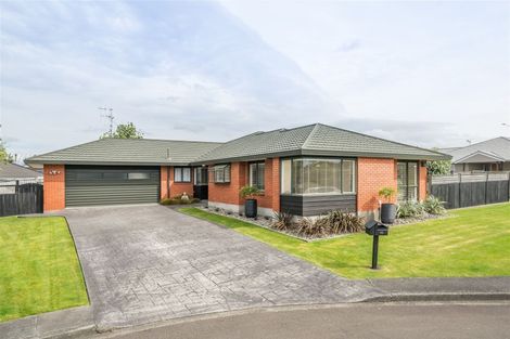 Photo of property in 115 Summerhill Drive, Fitzherbert, Palmerston North, 4410