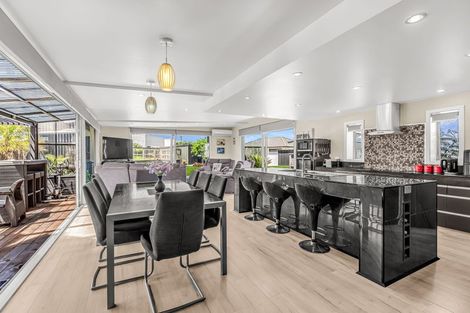 Photo of property in 7 Mermaid Place, Whitianga, 3510