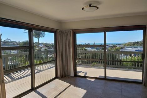 Photo of property in 14a Glencoe Road, Browns Bay, Auckland, 0630