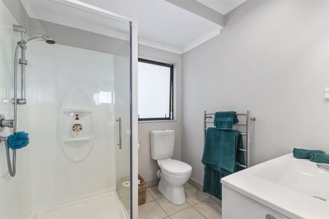 Photo of property in 39 Endeavour Drive, Whitby, Porirua, 5024