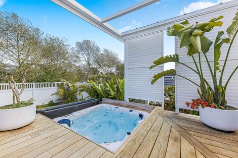 Photo of property in 7 Odlin Lane, Red Beach, 0932