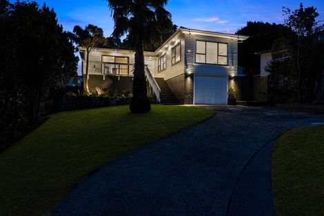 Photo of property in 19 Highland Avenue, Titirangi, Auckland, 0604