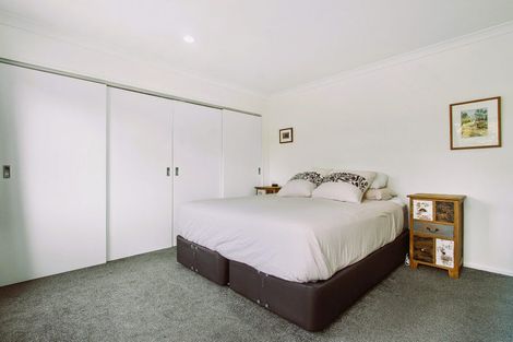 Photo of property in 13 Pooks Road, Ranui, Auckland, 0612