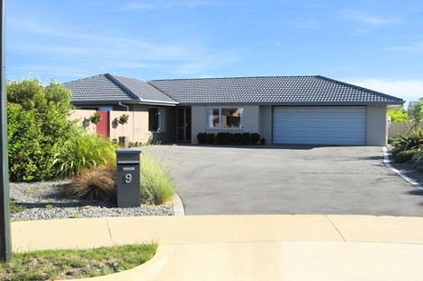 Photo of property in 9 Ross Place, Northwood, Christchurch, 8051
