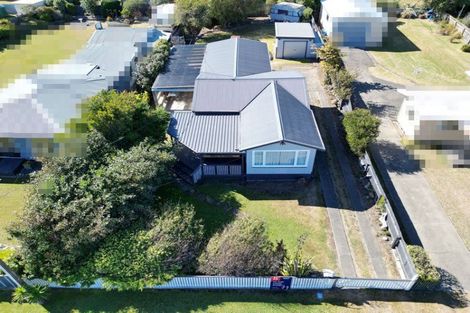 Photo of property in 4 Andresen Street, Foxton Beach, Foxton, 4815