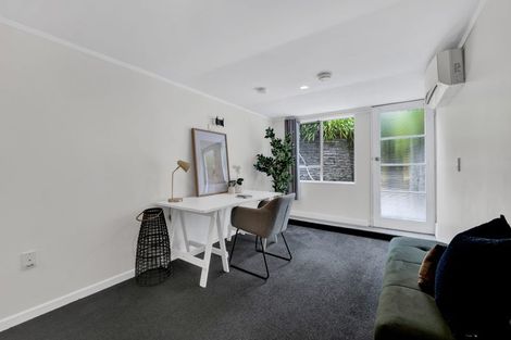 Photo of property in 10 Tasman Street, Vogeltown, New Plymouth, 4310