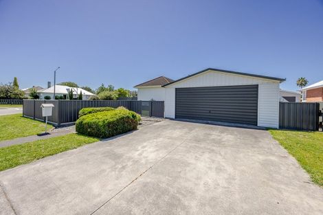 Photo of property in 700 Grove Road, Mayfair, Hastings, 4122