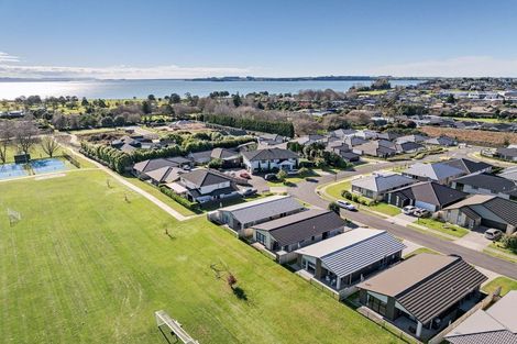 Photo of property in 22 Richardson Road, Omokoroa, 3114
