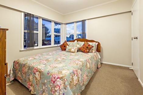 Photo of property in 142 Russell Road, Manurewa, Auckland, 2102