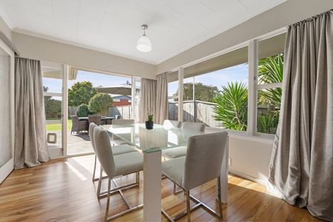 Photo of property in 293 Huatoki Street, Upper Vogeltown, New Plymouth, 4310