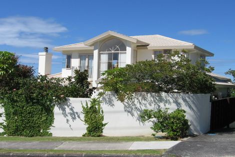 Photo of property in 19 Orchard Road, Browns Bay, Auckland, 0630