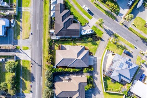 Photo of property in 82 Barbados Way, One Tree Point, 0118