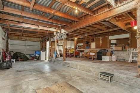 Photo of property in 27 Wattle Street, New Lynn, Auckland, 0600