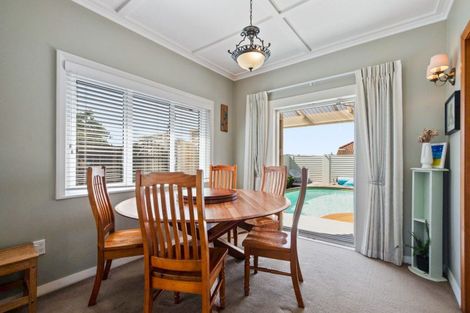 Photo of property in 40 Youngs Road, Papakura, 2110